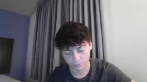 danieldelucaxxx online show from April 12, 3:53 am