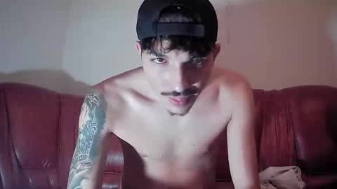 danielito321810 online show from March 17, 7:27 pm