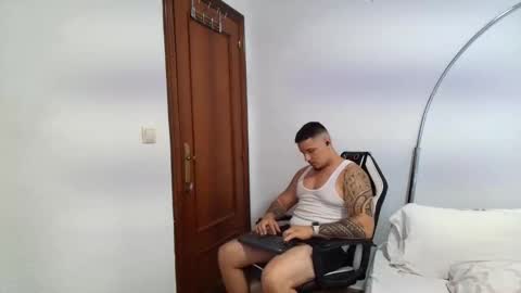 Snapshot of danielmilan chatting on September 10, 8:13 am THE BIG BOSS online show from September 10, 8:13 am