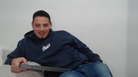 Snapshot of danielmilan chatting on February 7, 9:37 pm THE BIG BOSS online show from February 7, 9:37 pm