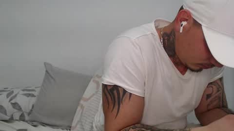 Snapshot of danielmilan chatting on March 10, 7:18 pm THE BIG BOSS online show from March 10, 7:18 pm