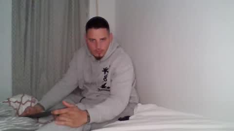 Snapshot of danielmilan chatting on February 3, 5:29 am THE BIG BOSS online show from February 3, 5:29 am