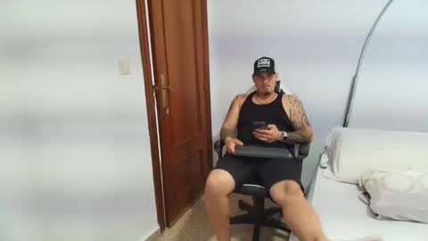Snapshot of danielmilan chatting on September 12, 10:37 am THE BIG BOSS online show from September 12, 10:37 am
