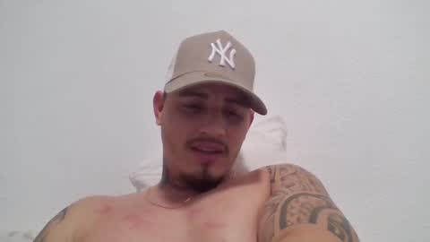 Snapshot of danielmilan chatting on January 28, 10:34 pm THE BIG BOSS online show from January 28, 10:34 pm