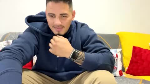 Snapshot of danielmilan chatting on January 11, 7:49 am THE BIG BOSS online show from January 11, 7:49 am