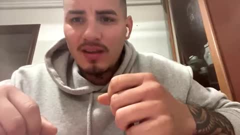 Snapshot of danielmilan chatting on February 26, 9:53 am THE BIG BOSS online show from February 26, 9:53 am