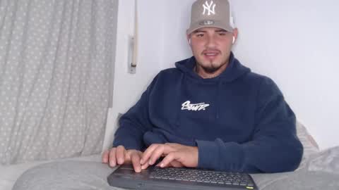 Snapshot of danielmilan chatting on January 22, 7:56 pm THE BIG BOSS online show from January 22, 7:56 pm