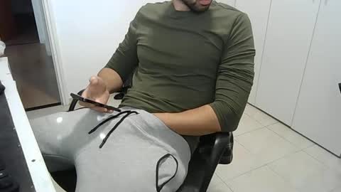 Snapshot of danielsexy400789 chatting on December 7, 10:12 am daniell sexy body online show from December 7, 10:12 am