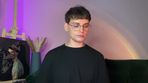 danieltuckerr online show from May 10, 12:23 am