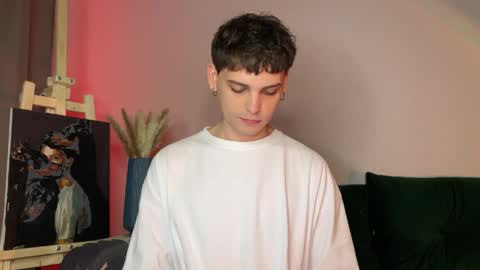 danieltuckerr online show from May 14, 8:29 pm