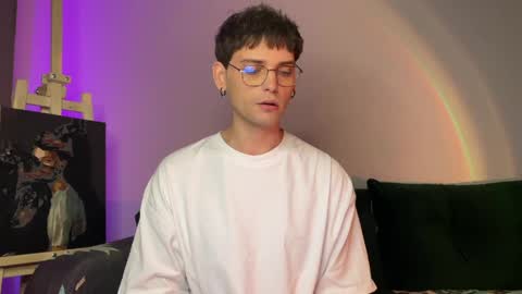 danieltuckerr online show from May 18, 1:24 am