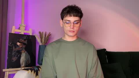 danieltuckerr online show from May 9, 12:22 am