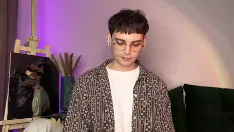 danieltuckerr online show from May 3, 9:50 pm