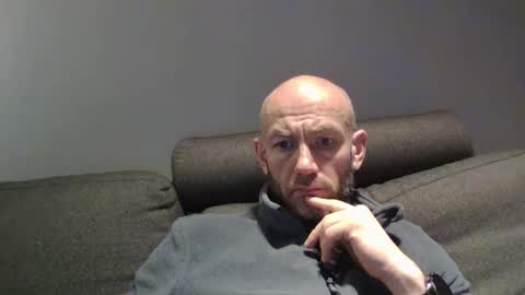 danny81boy online show from January 1, 2:42 pm