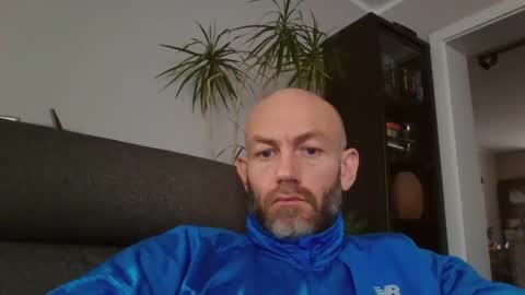 danny81boy online show from December 20, 1:22 pm