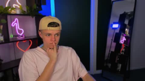 danny_dark1 online show from March 28, 9:04 pm