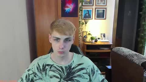 Snapshot of danny_fox888 chatting on September 12, 12:43 am Daniel online show from September 12, 12:43 am