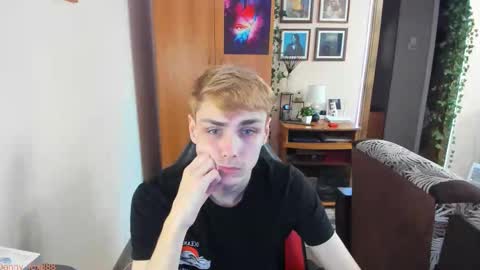 Snapshot of danny_fox888 chatting on September 15, 11:33 am Daniel online show from September 15, 11:33 am