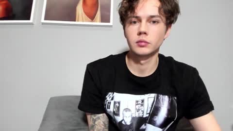 Snapshot of danny_love01 chatting on December 9, 4:18 pm danny online show from December 9, 4:18 pm