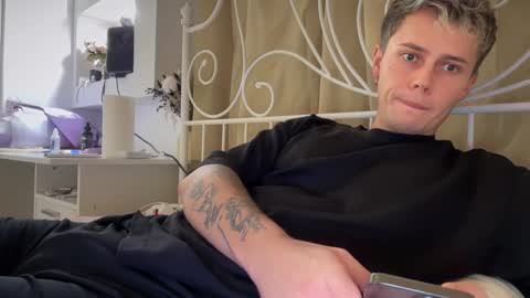 Snapshot of danny_love01 chatting on September 23, 5:01 pm danny online show from September 23, 5:01 pm