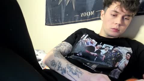 Snapshot of danny_love01 chatting on December 18, 6:14 pm danny online show from December 18, 6:14 pm