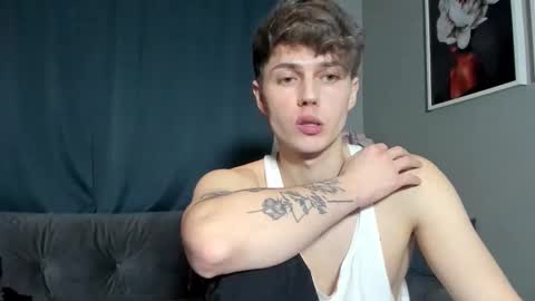 Snapshot of danny_love01 chatting on February 20, 5:51 pm danny online show from February 20, 5:51 pm