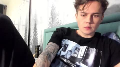 Snapshot of danny_love01 chatting on December 25, 12:37 pm danny online show from December 25, 12:37 pm