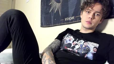Snapshot of danny_love01 chatting on December 16, 8:16 pm danny online show from December 16, 8:16 pm