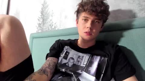 Snapshot of danny_love01 chatting on December 7, 7:10 pm danny online show from December 7, 7:10 pm