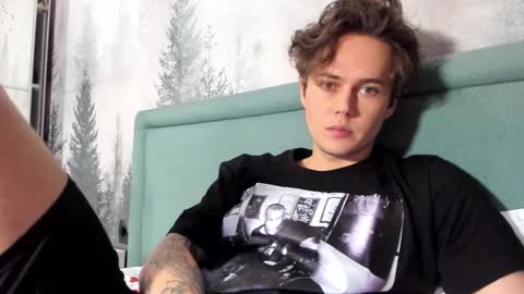 Snapshot of danny_love01 chatting on December 10, 1:11 pm danny online show from December 10, 1:11 pm