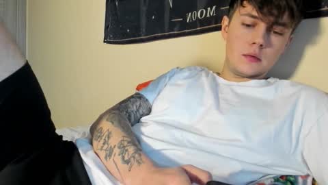 Snapshot of danny_love01 chatting on December 20, 12:27 pm danny online show from December 20, 12:27 pm