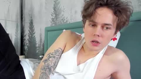 Snapshot of danny_love01 chatting on February 18, 1:00 pm danny online show from February 18, 1:00 pm