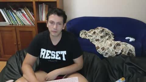 Snapshot of danruiz33 chatting on October 3, 5:45 am Dan online show from October 3, 5:45 am