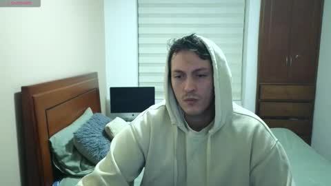 Snapshot of danruiz33 chatting on October 11, 3:54 am Dan online show from October 11, 3:54 am