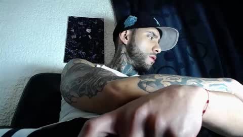 dante_d_angelo_ online show from October 18, 4:39 am