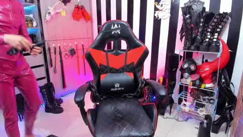 Snapshot of dante_infernos chatting on October 8, 2:10 pm Dante online show from October 8, 2:10 pm