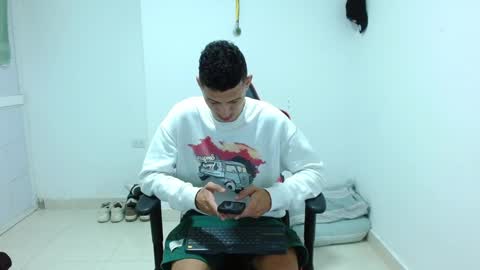 Snapshot of dante_lord chatting on December 6, 3:08 am Dante online show from December 6, 3:08 am