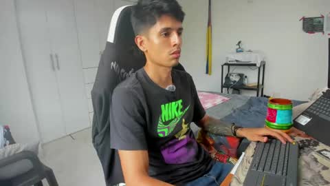 X Dante7373574 online show from April 26, 9:44 pm