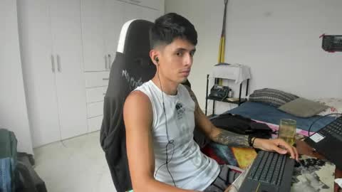 X Dante7373574 online show from April 22, 8:57 pm