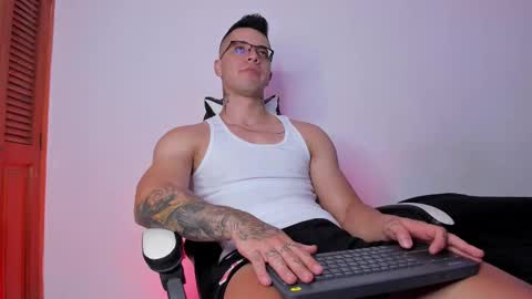 Snapshot of danteread chatting on September 27, 3:37 am danteread online show from September 27, 3:37 am
