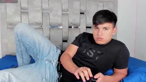 dantestone1 online show from November 13, 7:51 pm