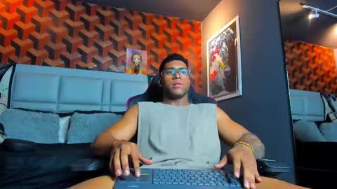 Snapshot of dany_dryy chatting on February 16, 9:05 pm Dany online show from February 16, 9:05 pm
