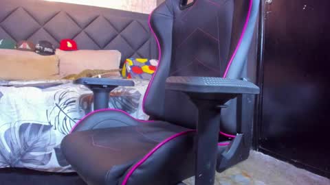 Snapshot of dany_dryy chatting on October 31, 6:50 am Dany online show from October 31, 6:50 am