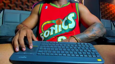 Snapshot of dany_dryy chatting on February 12, 8:40 pm Dany online show from February 12, 8:40 pm