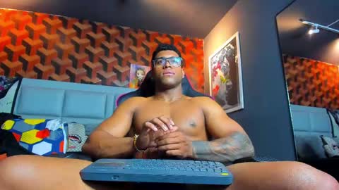 Snapshot of dany_dryy chatting on February 20, 2:13 pm Dany online show from February 20, 2:13 pm