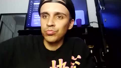 Snapshot of danylano chatting on October 20, 7:01 am Daniel online show from October 20, 7:01 am