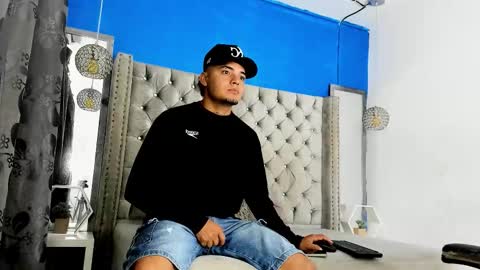 luis online show from January 12, 12:53 pm