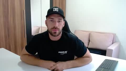 Snapshot of darius_94 chatting on October 15, 1:30 pm darius_94 online show from October 15, 1:30 pm