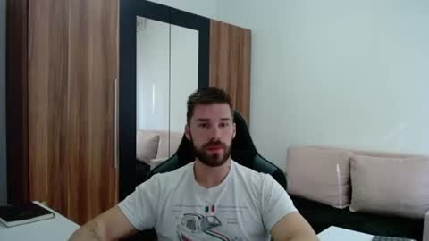 darius_94 online show from June 16, 6:38 am