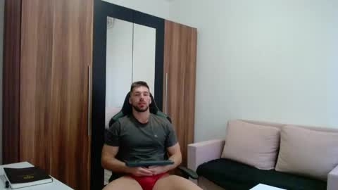 darius_94 online show from April 21, 4:51 am